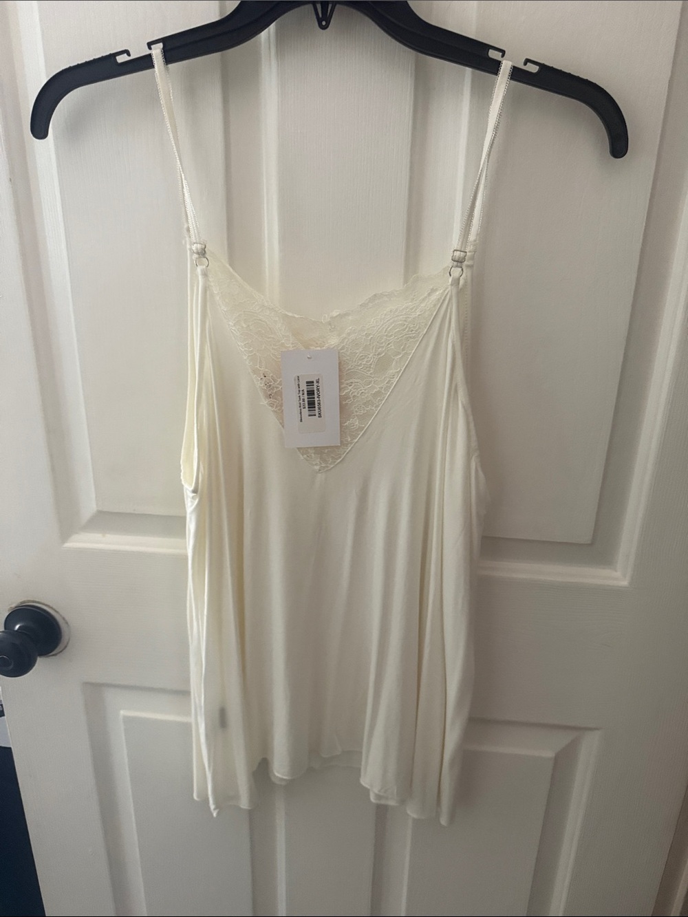 POL Lace-Trim Cream Cami Top